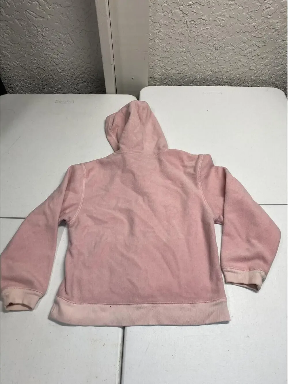Universal Studios Girls Pink Pullover Hoodie Size Medium. BinP